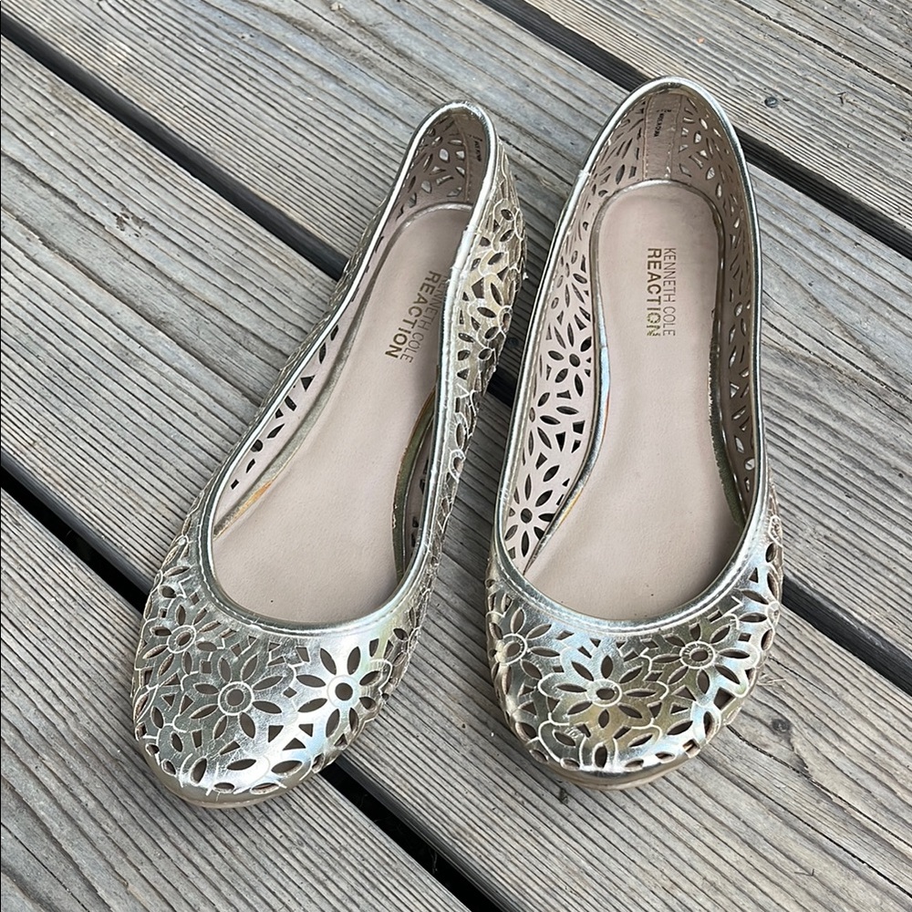 Kenneth Cole Reaction Gold Perforated Flats